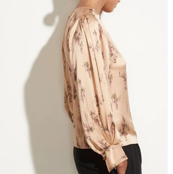 VINCE Wisteria Floral Silk Blouse Size M Medium Cream Tan Beige - Picture 4 of 8